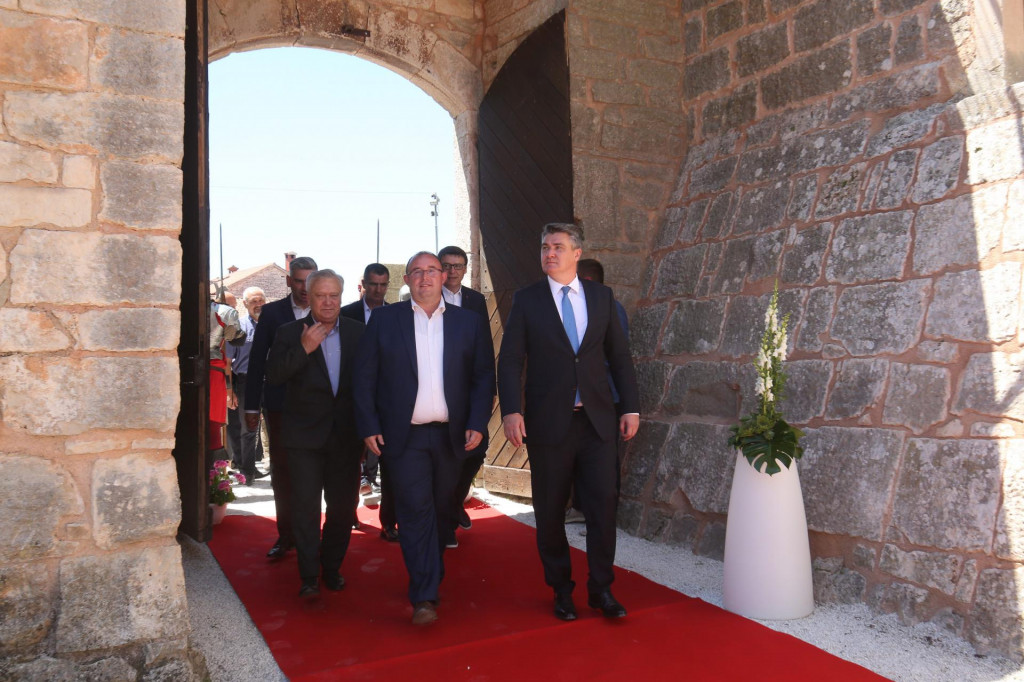 Predsjednik Zoran Milanović prisustvovao je otvaranju obnovljenog&lt;br /&gt;
 kaštela Morosini Grimani