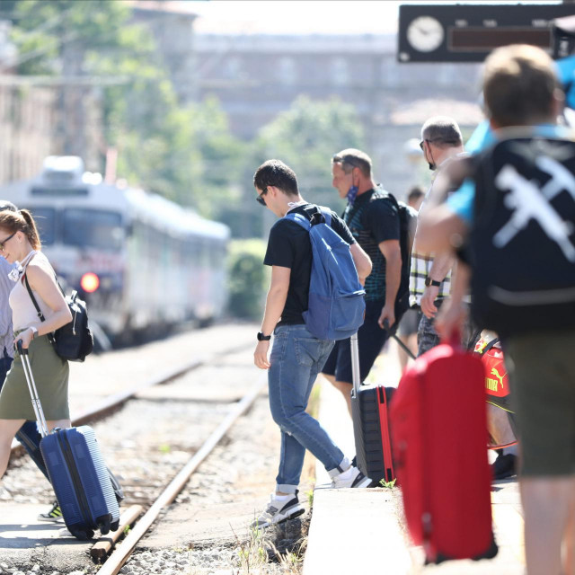 Prvi turistički vlak češke tvrtke RegioJet dovezao je putnike na riječki željeznički kolodvor.&lt;br /&gt;
 