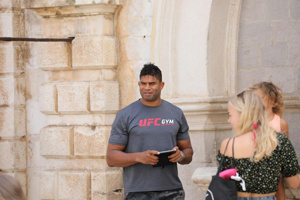 Proslavljeni MMA borac Alistair Oveerem ljetuje u Gradu