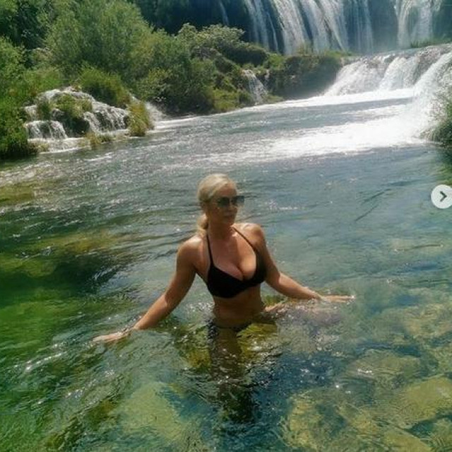 Renata Sopek uživa u rijeci Zrmanji
