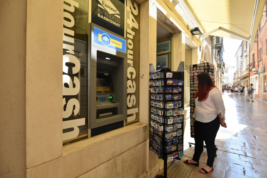 Samo u protekloj godini postavljeno je preko 60 novih bankomata, a velik broj njih je instaliran bez dozvole konzervatora