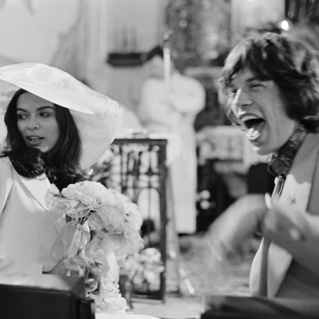 Mickovo vjenčanje s Biancom 1971., Keith ocjenjuje da je Jagger postao snob nakon što ga je Nikaragvanka uvela u visoko društvo