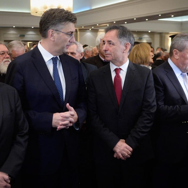 Plenković i Pupovac ne trebaju gledati jedan u drugoga, nego u istom smjeru