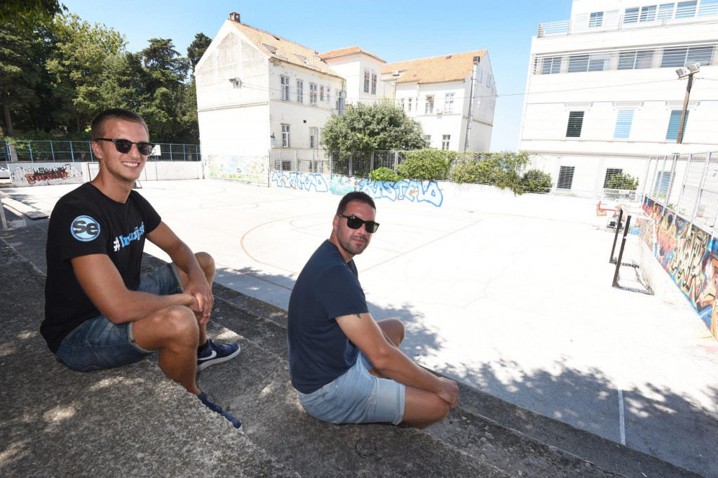 Na fotografiji: (s lijeva) Donat Vidov, predsjednik Zadarske ljetne lige i Tomislav Kabić predsjednik KK Diadora.&lt;br /&gt;
 