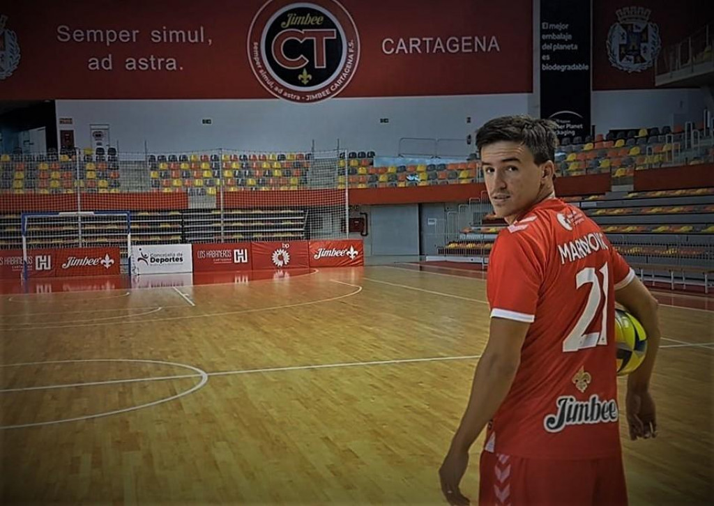 Dario Marinović u dvorani te u dresu novog kluba - Jimbee Cartagana F.S.