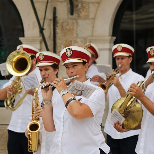 Nastup Gradske glazbe Dubrovnik jutros na Stradunu