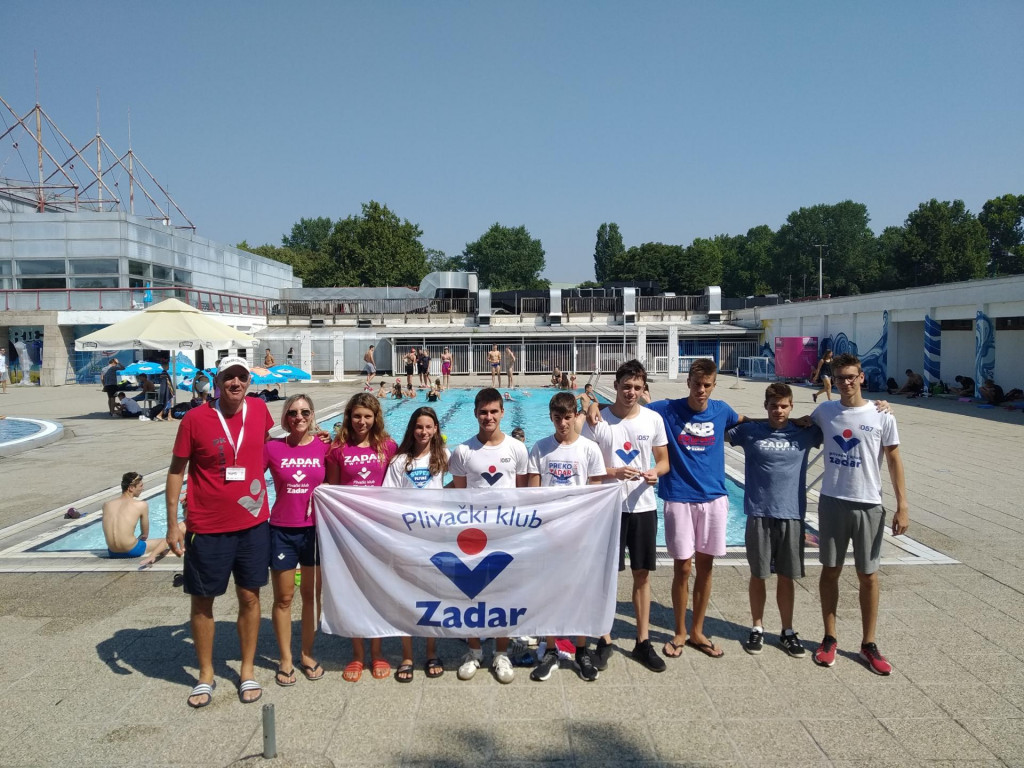 Zajednička slika plivača i plivačica PK Zadar