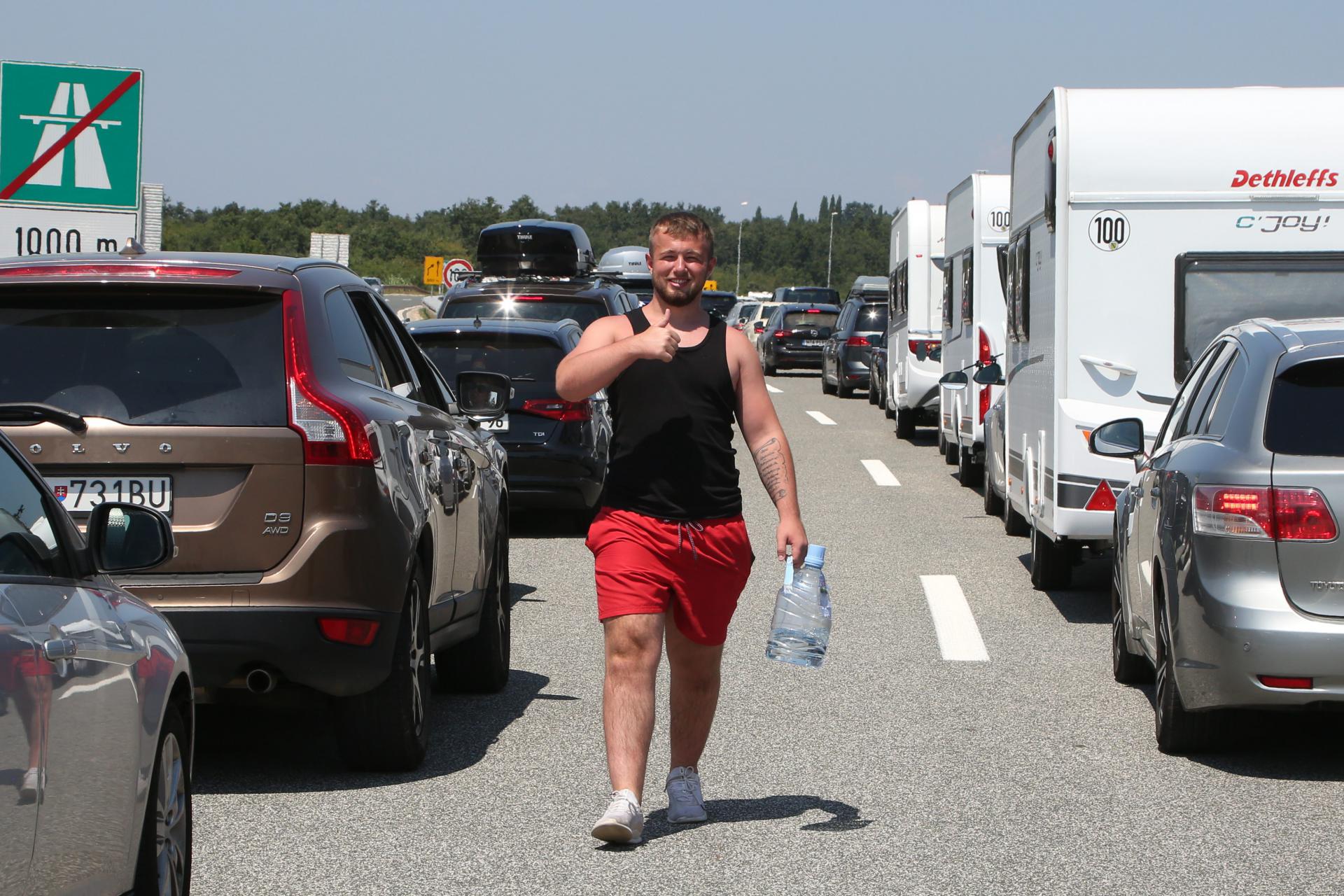 Slobodna Dalmacija Slovenski Turisti Se Iz Hrvatske Vra Aju Ku I Krajnji Rok Za Povratak Bez