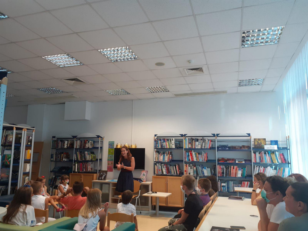 Djeca su s guštom slušala priče o Marulu koje im je predstavila dramska pedagoginja Jasmina Žiljak Ilinčić 
