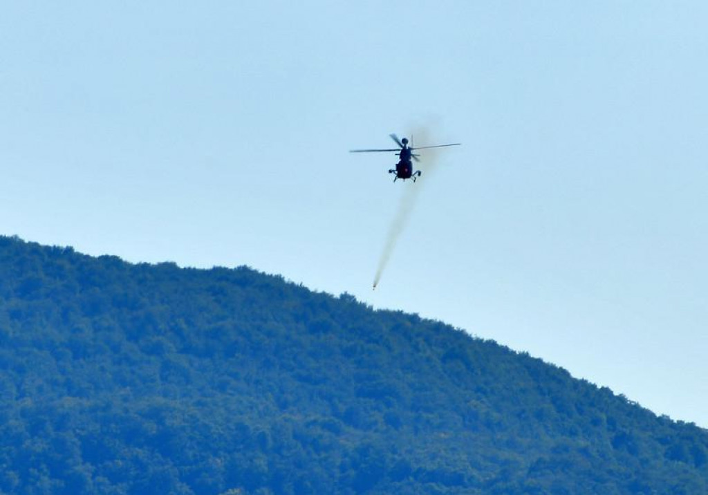 Bojeva gađanja i raketiranja 393. eskadrile helikoptera na ciljeve na zemlji iz helikoptera Kiowa Warrior