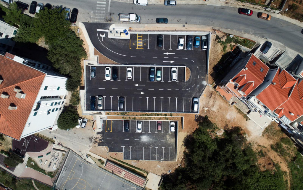 Izgrađeno još jedno parkiralište u Mokošici, novih 58 mjesta u Ulici Marina Kneževića