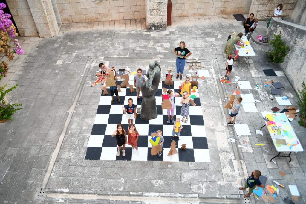 Kultura u điru u znaku šaha