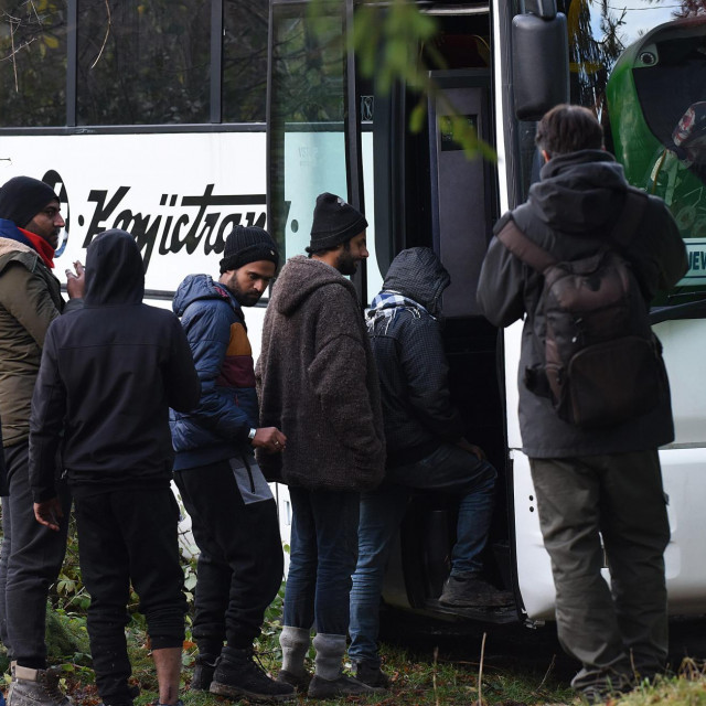 Ispod radara: Nasilni migranti pritišću Hrvatsku. Vojsku na granice? Zašto ne! K_12361178_640