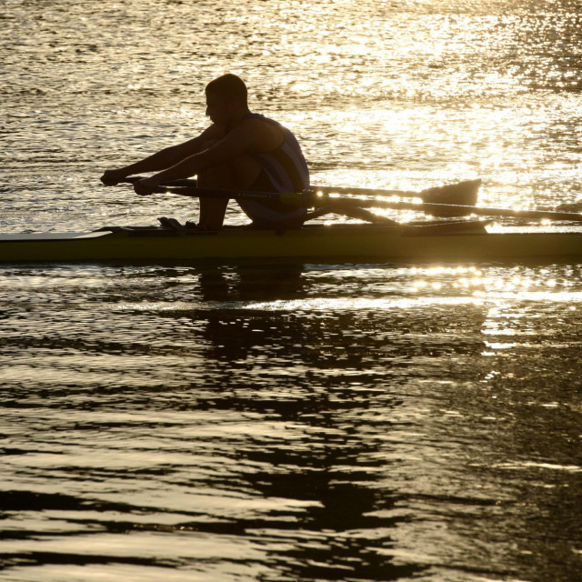 Članovi zadarskog veslačkog kluba Jadran, snimljeni jutros u uvali Jazine