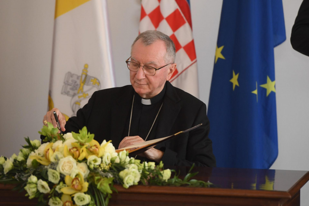 Split, 150920.&lt;br /&gt;
Predsjednik Vlade Andrej Plenkovic na sastanku s drzavnim tajnikom Svete Stolice kardinalom Pietrom Parolinom.&lt;br /&gt;
