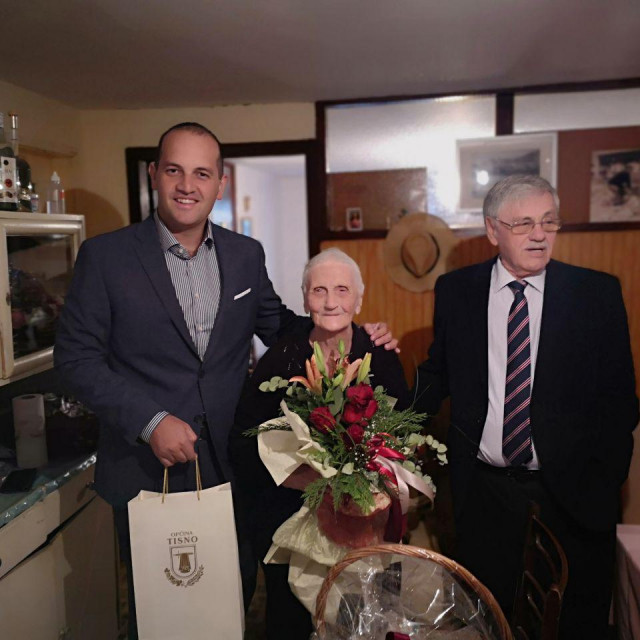 Najstarija Tišnjanka Milka Lučić proslavila je 100. rođendan