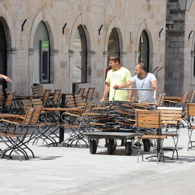 Dubrovnik, 090520&lt;br /&gt;
Dubrovacki ugostitelji zapoceli s pripremama za nadolazece otvaranje svojih objekata.&lt;br /&gt;
na fotografiji: Ante Vlasic&lt;br /&gt;