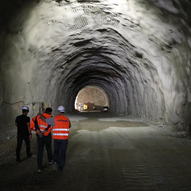Do sada je izbušeno 150 metara glavne cijevi 1,3 km dugog tunela Polakovica