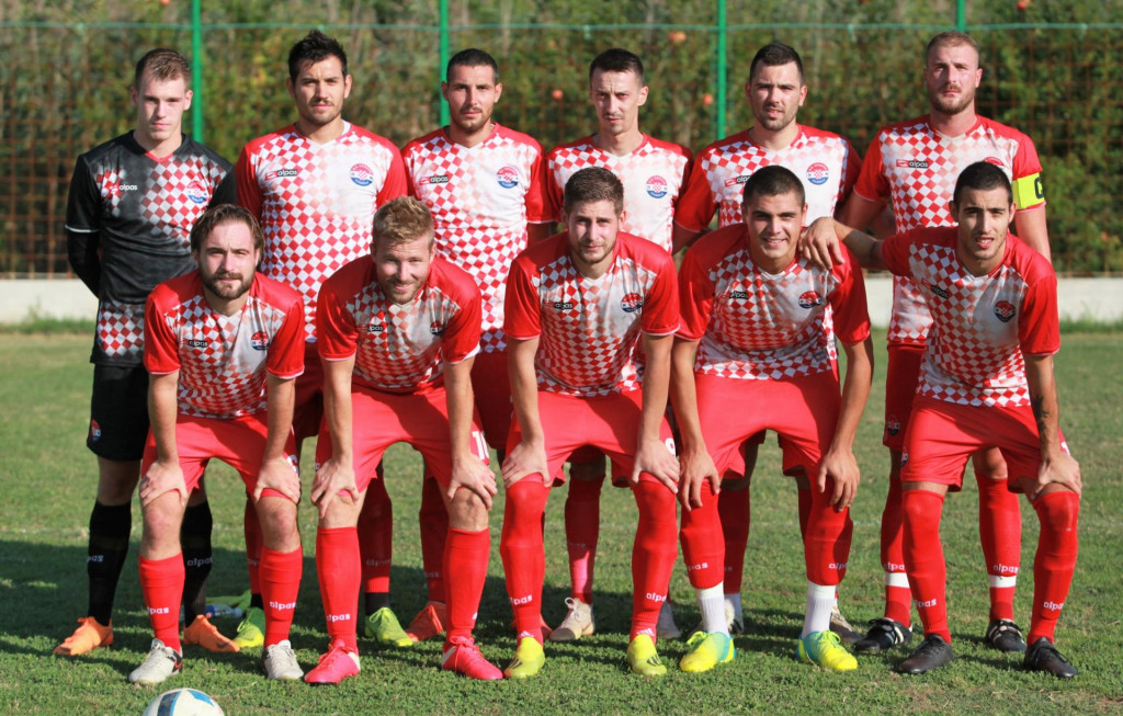 Croatia (Gabrile) - početnih 11, koji su dobili s 2:0 u 1. kolu Gusar u Kominu foto: Tonči Vlašić