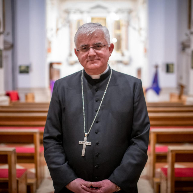 ubrovacki biskup msgr. Mate Uzinić&lt;br /&gt;
 