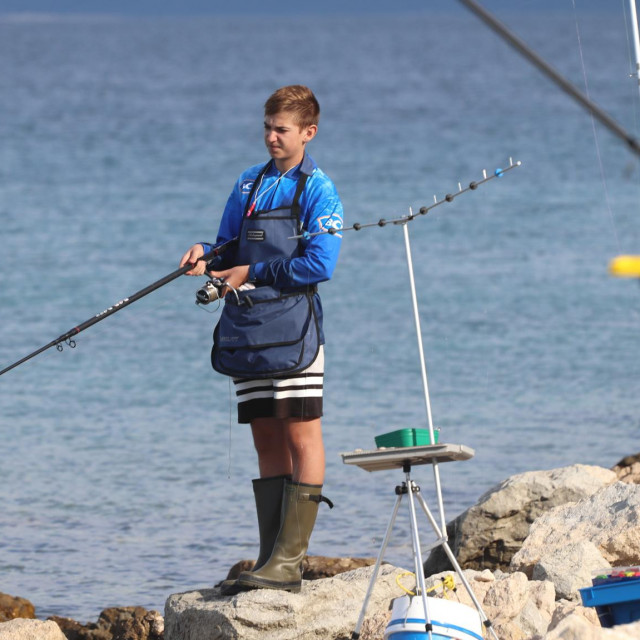 Državno prvenstvo za sportske ribolovce u kategorijama U-16 i U-21 štapom s obale.