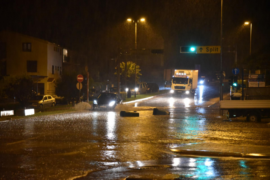 Poplavljena Vukovarska ulica - potop nije trajao dugo