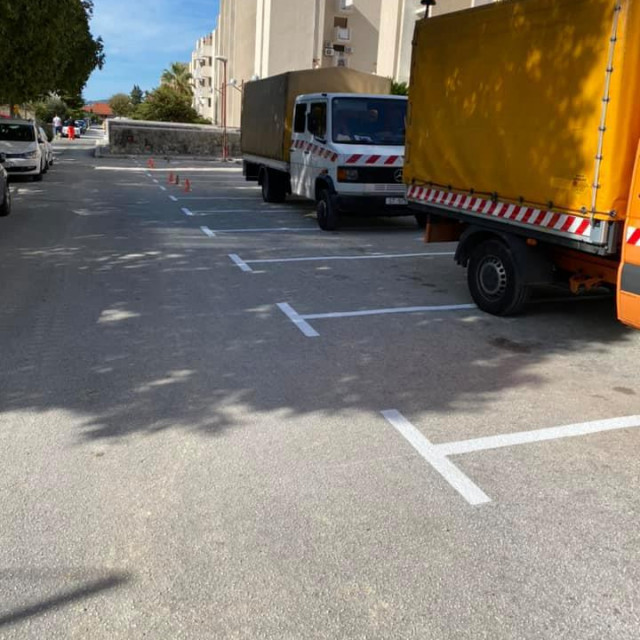 Iscrtani parking u Ulici Šime Ljubića