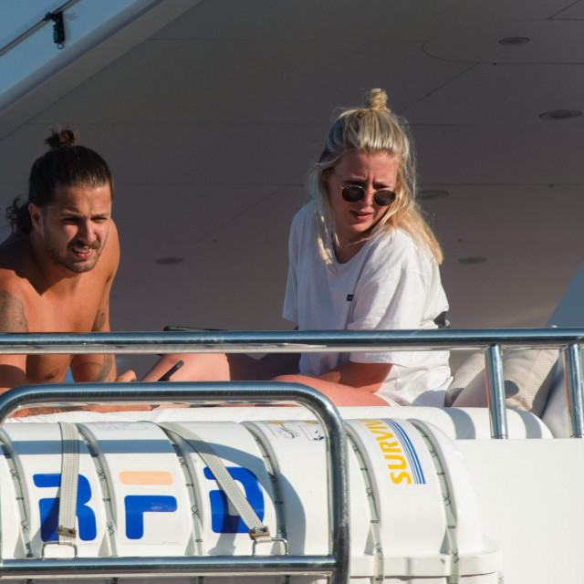 Nicole Stewart s dečkom Rodom Stewartom na palubi jahte u srpnju u Splitu