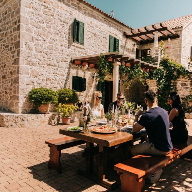 Cilj projekta &rdquo;Made in Land&rdquo; je promovirati kulturnu i prirodnu ba&scaron;tinu u zaleđu turističkim posjetiteljima na obali.