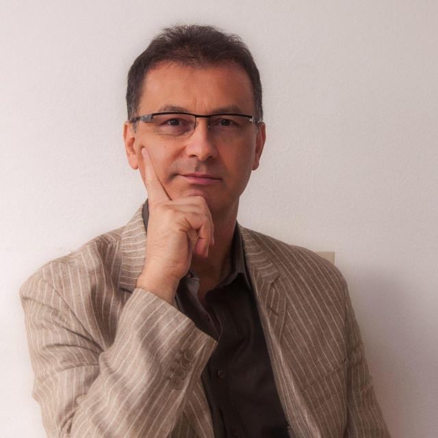 &lt;br /&gt;
Prof. dr. sc. Pero Maldini, politolog i sveučilišni profesor