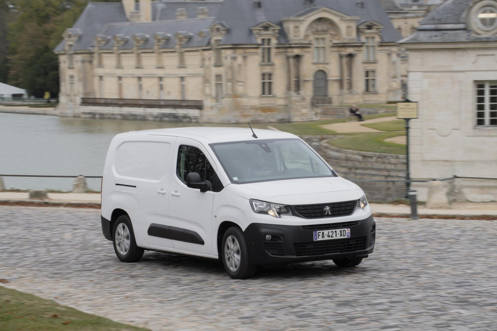 Peugeot laka komercijalna vozila