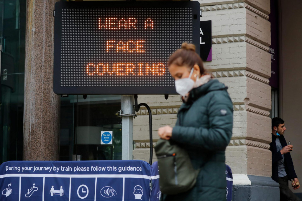 Upozorenje o nošenju maski u Londonu