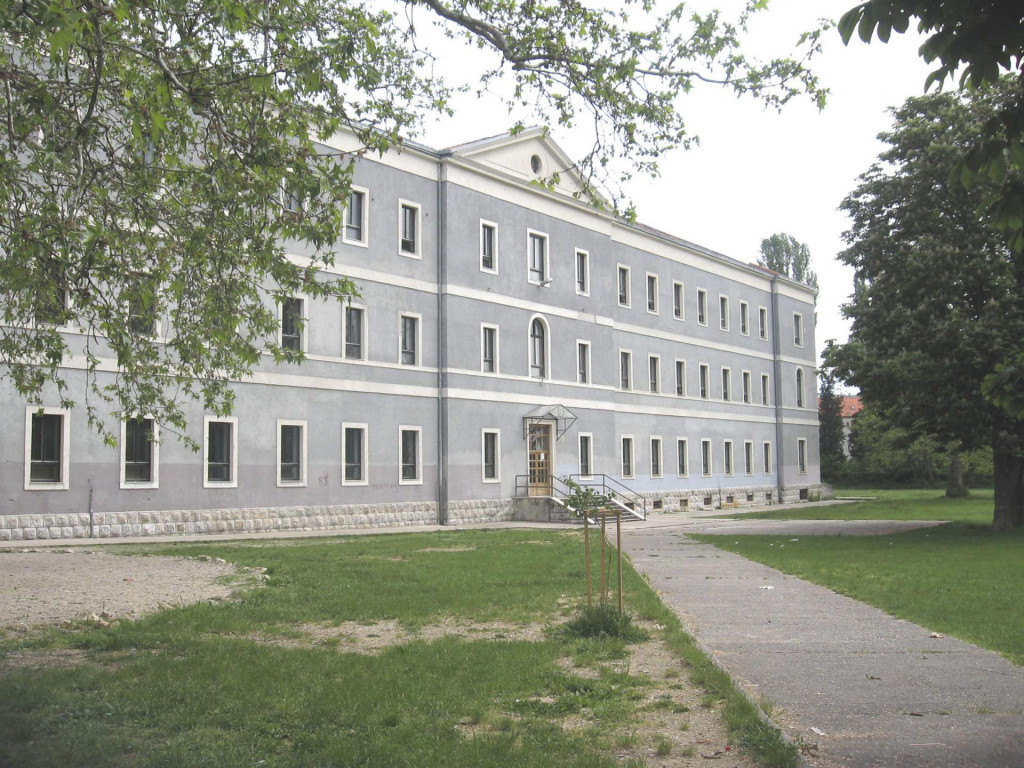 Sinj, 170508. Zgrada Franjevacka klasicne gimnazije u Sinju. Foto Vito Peric