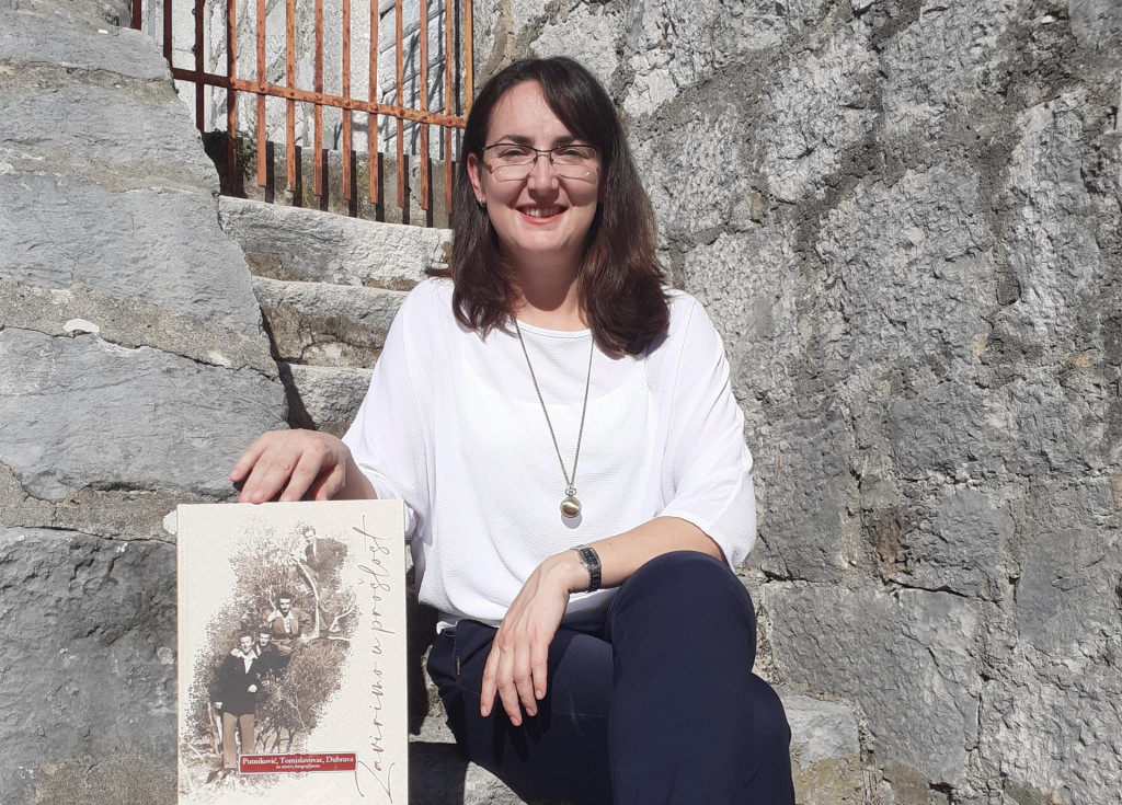 Valentina Vitković, autorica teksta i idejna začetnica monografije ”Zavirimo u prošlost”