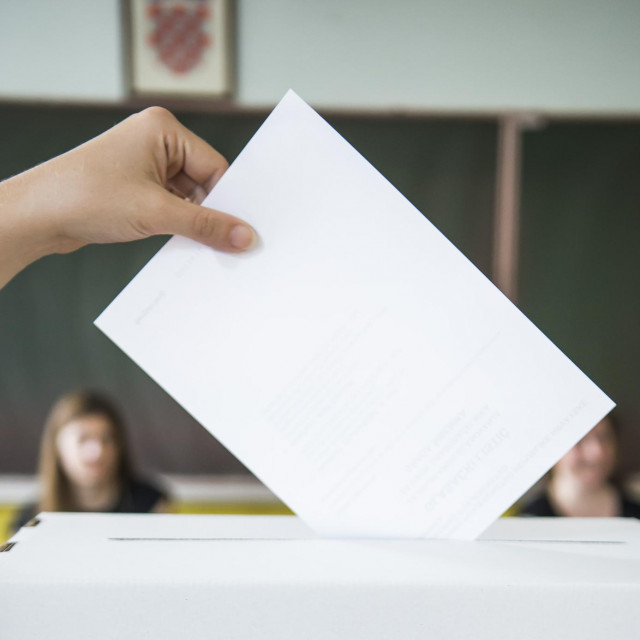 Znale su i u Hrvatskoj ”nestajati” glasačke kutije, ali nikad prazne