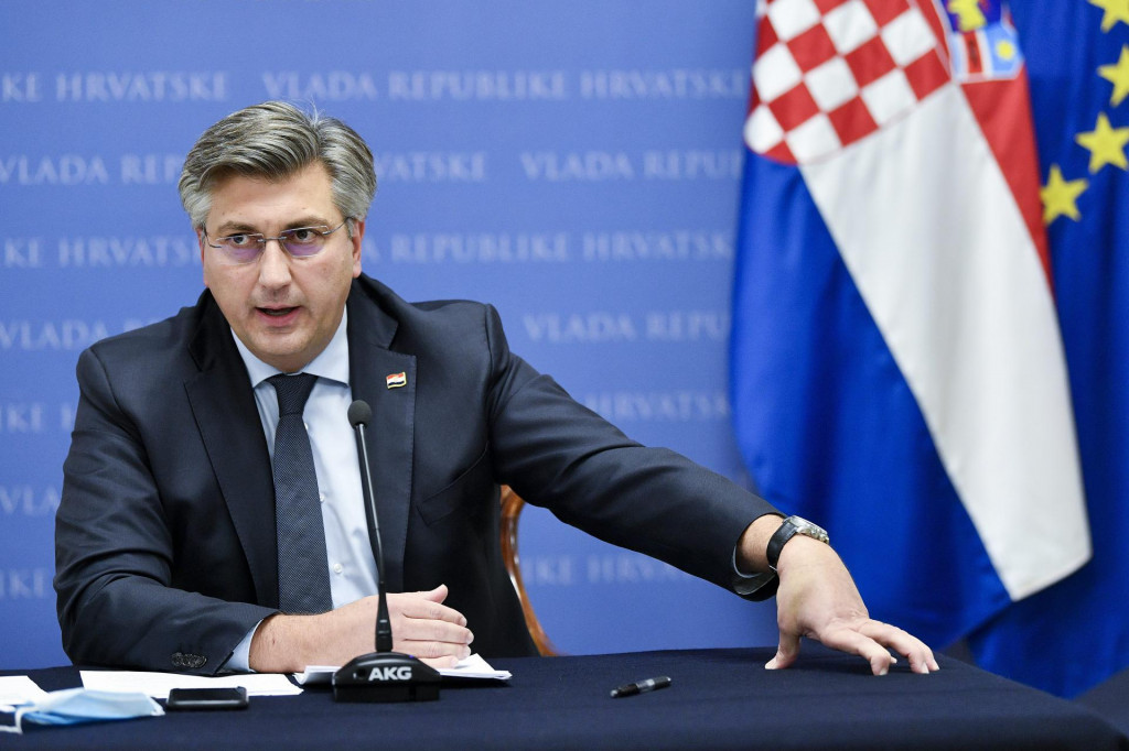 Zagreb, 231020.&lt;br /&gt;
Predsjednik Vlade RH Andrej Plenkovic daje izjavu za medije u Banskim dvorima.&lt;br /&gt;