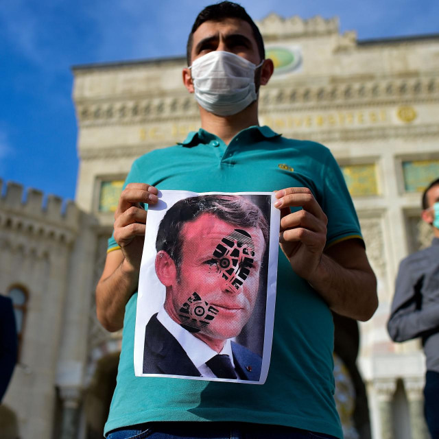 Detalj s prosvjeda protiv francuske politike održanog u nedjelju u Istanbulu