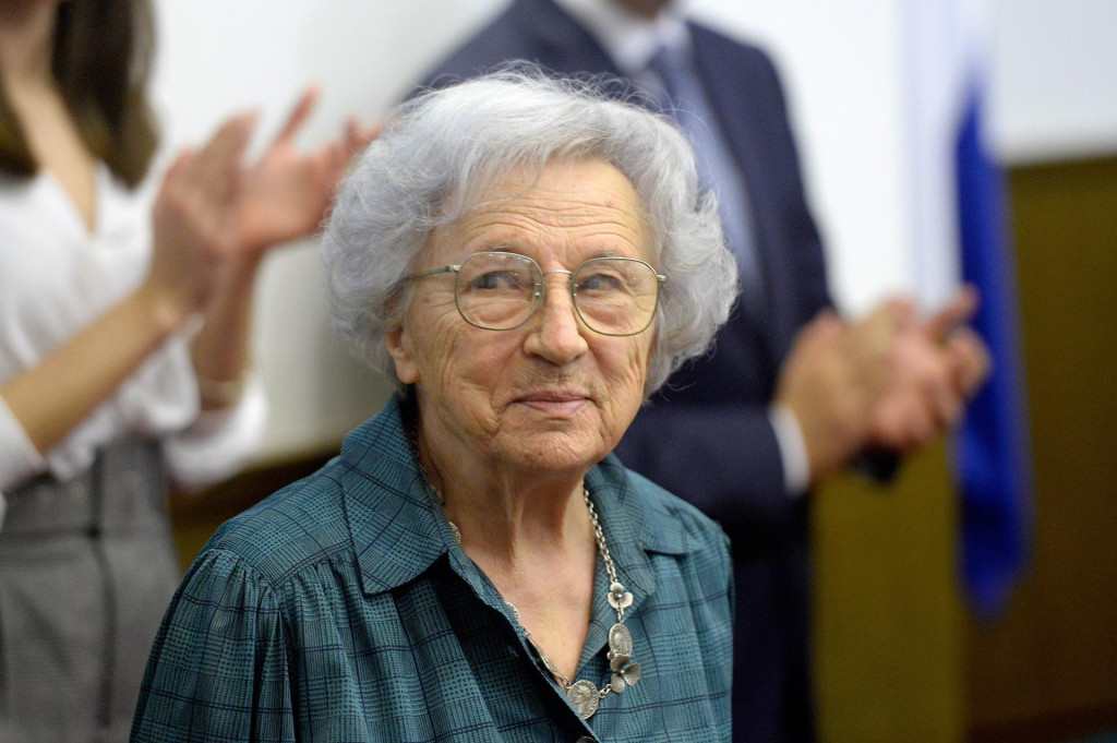 Legendarna Milka Babović 92. rođendan dočekala je u bolnici zaražena koronavirusom, ali čini se da će se poznata novinarka othrvati bolesti