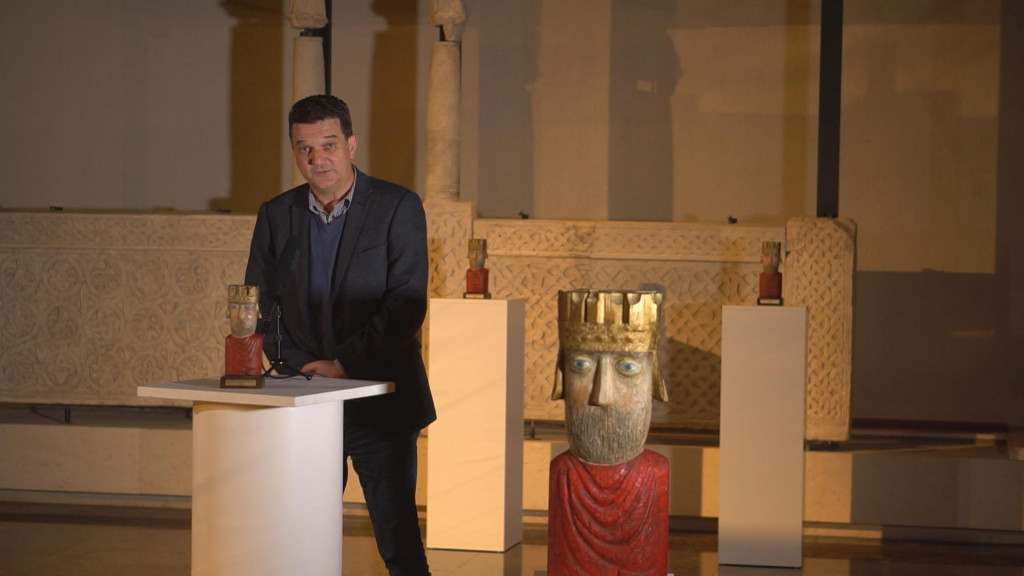 Ravnatelj organizatora, MHAS-a, Miroslav Katić govori na otvaranju šestog međunarodnog festivala arheološkog filma&lt;br /&gt;
 