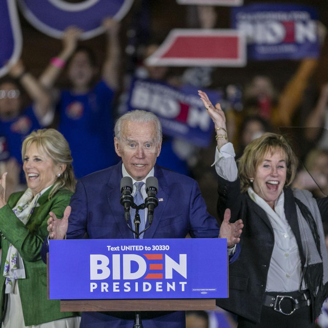 Valerie Biden Owens (desno na fotografiji) uz novog predsjednika SAD-a