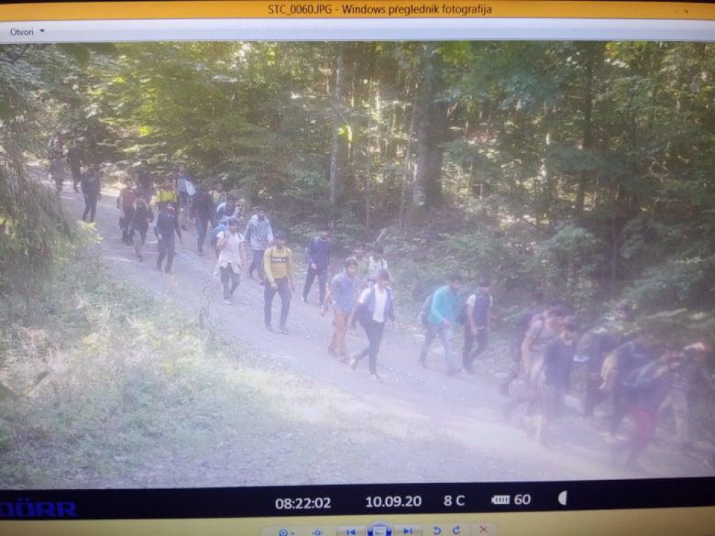 Migranti na snimci nadzorne kamere Mrkopalj
