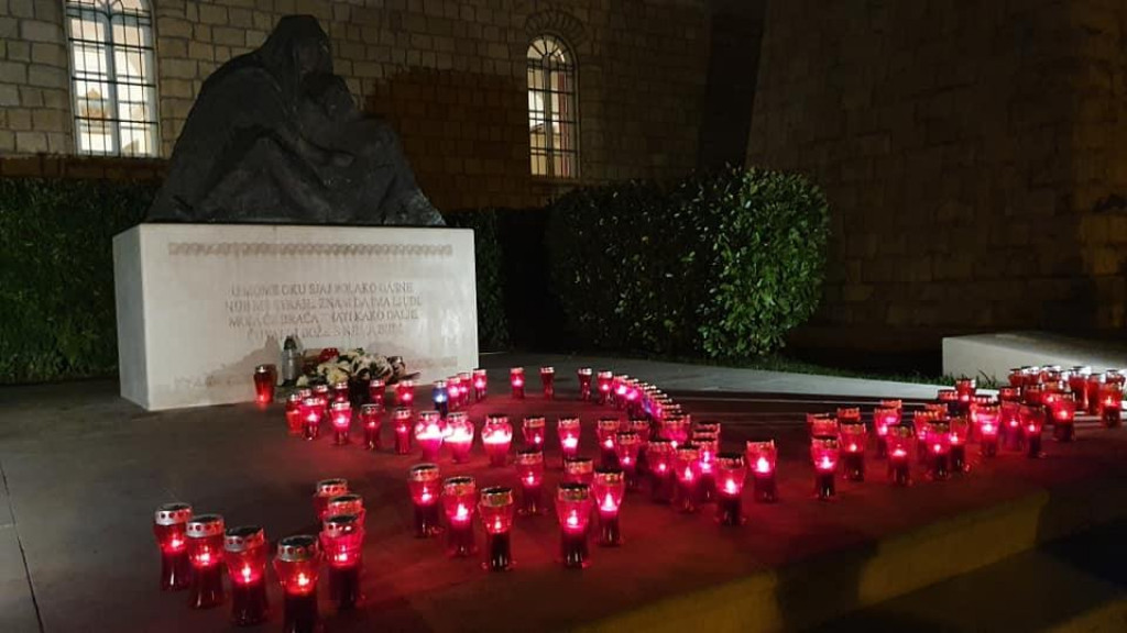 Paljenje svijeća za Vukovar u Čilipima