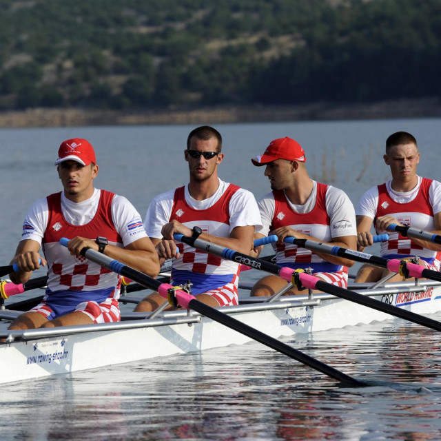 David &Scaron;ain (skroz desno), Martin Sinković, Damir Martin i Valent Sinković na pripremama uoči Olimpijskih igara u Londonu