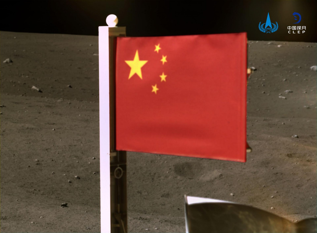 Kineska zastava na Mjesecu