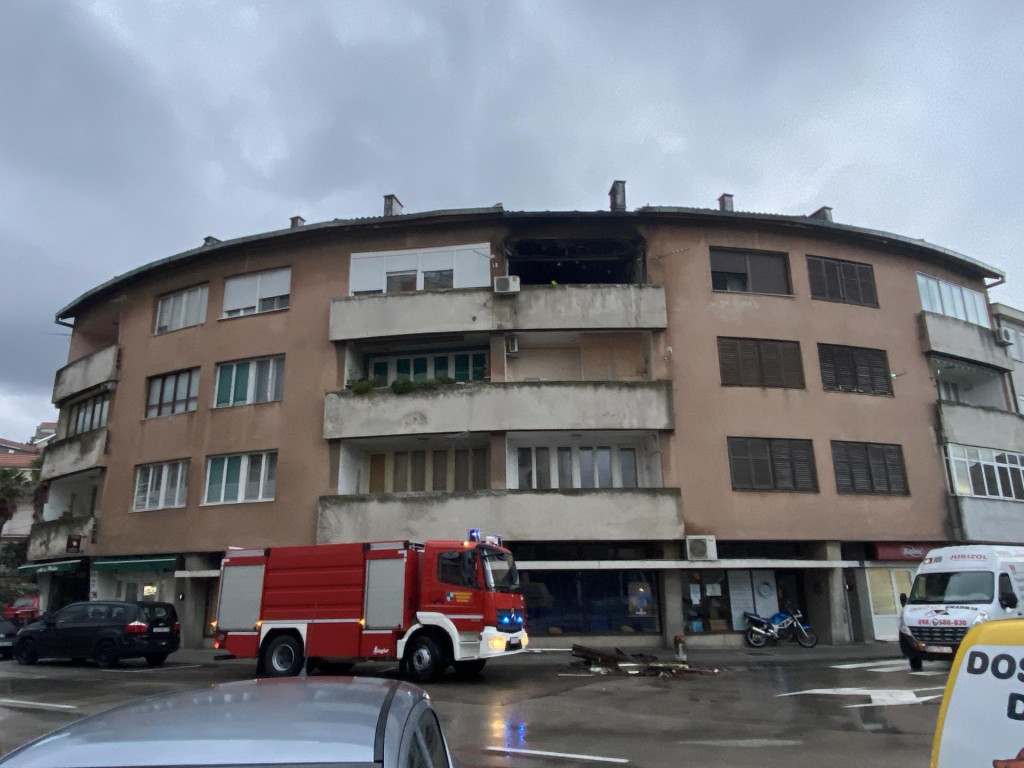 Opožarena zgrada u Metkoviću