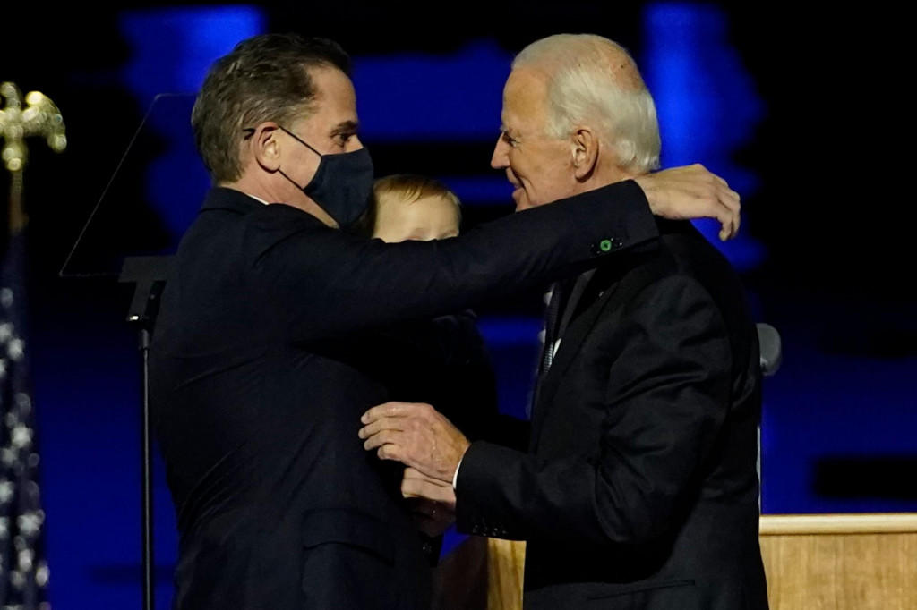 Sin i otac - Hunter i Joe Biden u srdačnom zagrljaju