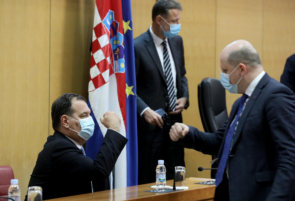 Pozdrav ministra Vilija Beroša sa stranačkim kolegom Brankom Bačićem