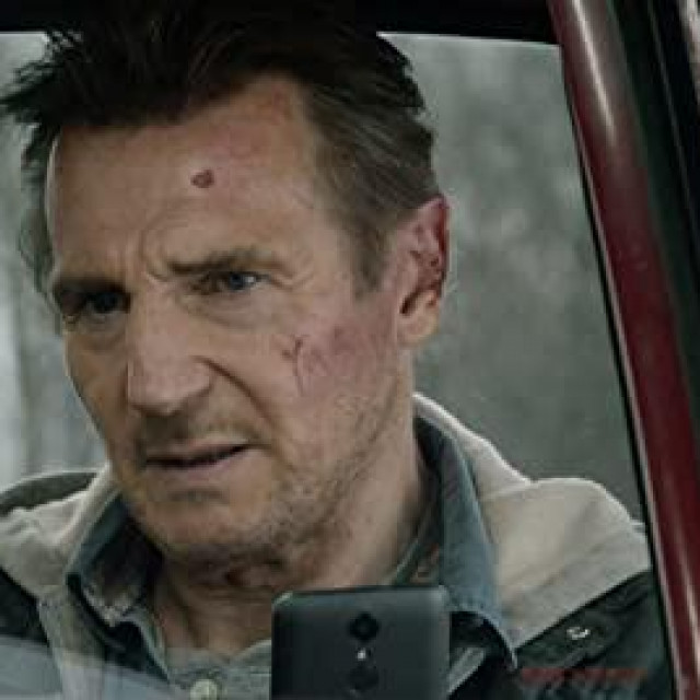 Liam Neeson igra pljačkaša banaka, čiji stvarni motivi za prelazak na tamnu stranu publiku svrstavaju uz njega&lt;br /&gt;
 