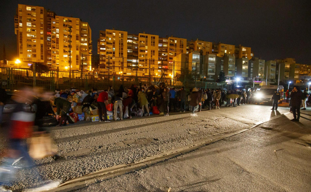 Građani Splita prikupljaju pomoć u Vrančićevoj ulici za stradale u potresu na području Siska i Petrinje