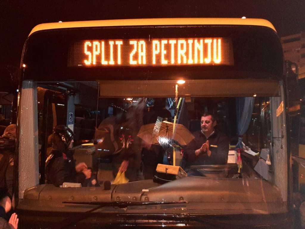Promet je Torcidi omogućio tri autobusa za put do Petrinje